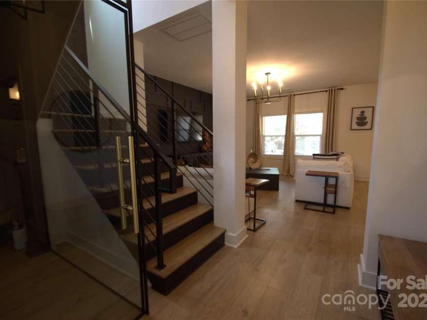 651 Tennyson Drive, Charlotte, NC 28208.  MLS# CAR4281967, YatesRealty ID 32380. 