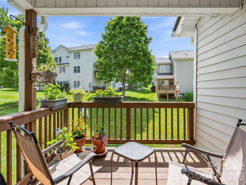 107 London Court, Brevard, NC 28712.  MLS# CAR4393888, YatesRealty ID 32381. Back Deck