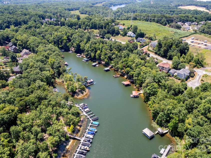 2624 Mt Isle Harbor Drive, Charlotte, NC 28214.  MLS# CAR4283520, YatesRealty ID 32381. 