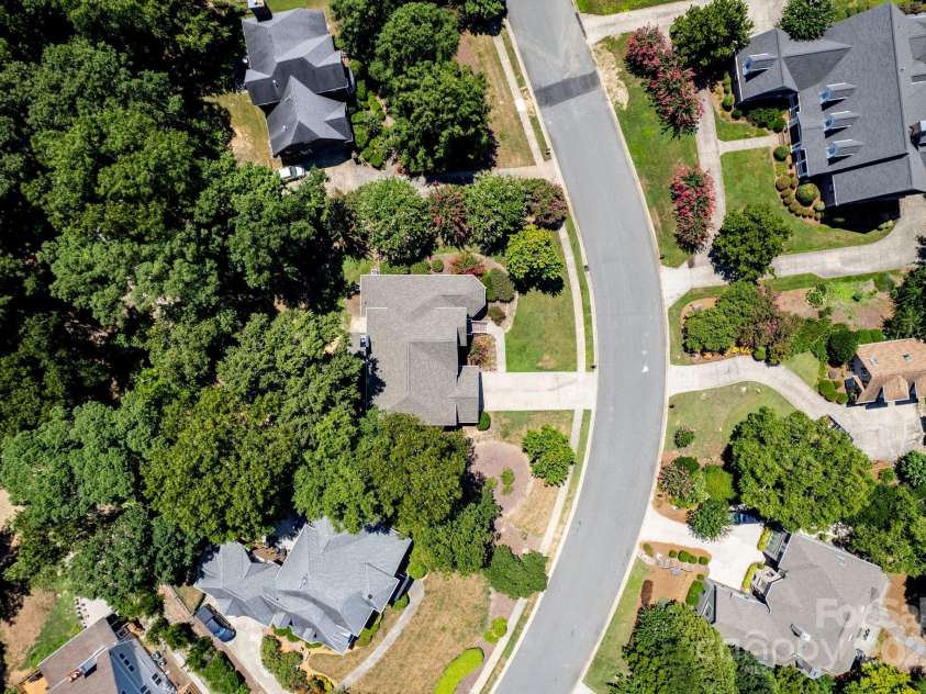 2624 Mt Isle Harbor Drive, Charlotte, NC 28214.  MLS# CAR4283520, YatesRealty ID 32381. 