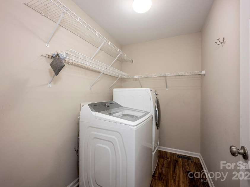 2624 Mt Isle Harbor Drive, Charlotte, NC 28214.  MLS# CAR4283520, YatesRealty ID 32381. Main Level Laundry