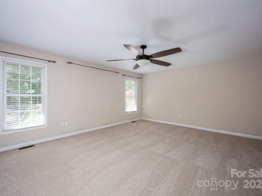 2624 Mt Isle Harbor Drive, Charlotte, NC 28214.  MLS# CAR4283520, YatesRealty ID 32381. Primary Bedroom