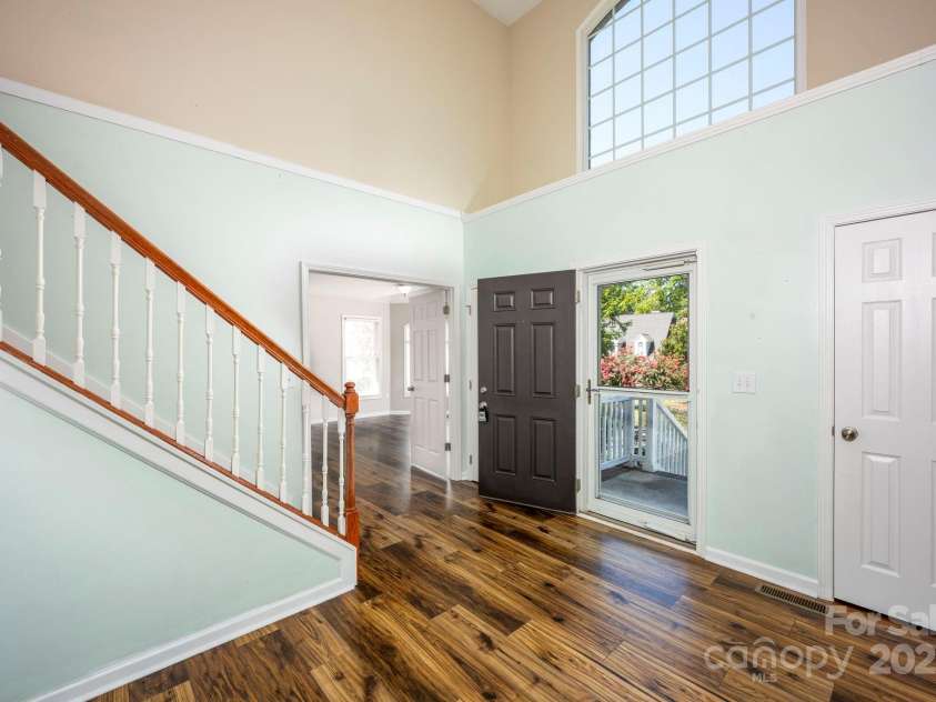 2624 Mt Isle Harbor Drive, Charlotte, NC 28214.  MLS# CAR4283520, YatesRealty ID 32381. Two Story Entry