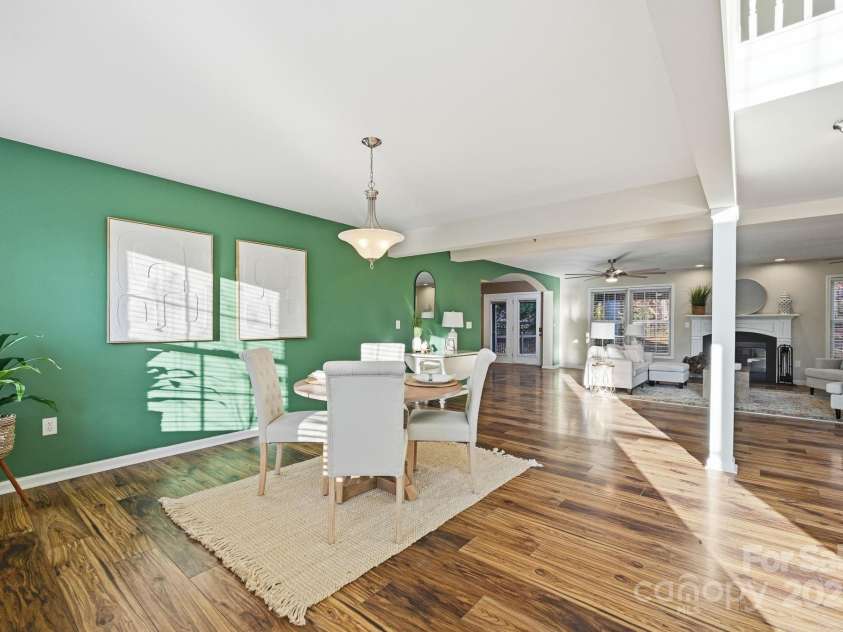 2624 Mt Isle Harbor Drive, Charlotte, NC 28214.  MLS# CAR4327624, YatesRealty ID 32381. 