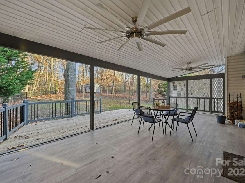 2624 Mt Isle Harbor Drive, Charlotte, NC 28214.  MLS# CAR4327624, YatesRealty ID 32381. 