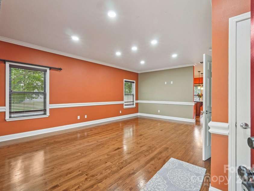 2703 Bramble Ridge Court, Charlotte, NC 28215.  MLS# CAR4285813, YatesRealty ID 32382. 