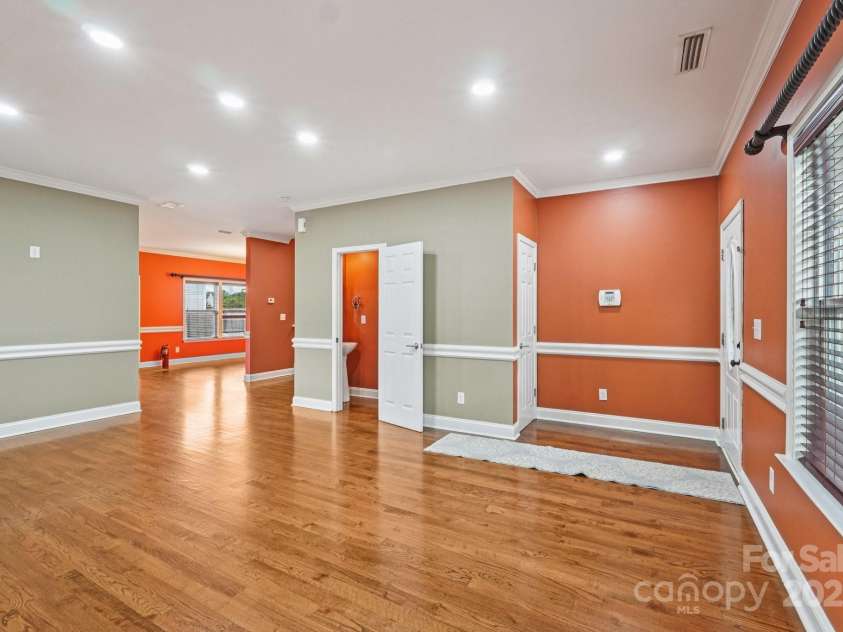 2703 Bramble Ridge Court, Charlotte, NC 28215.  MLS# CAR4285813, YatesRealty ID 32382. 