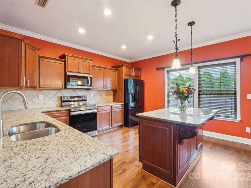 2703 Bramble Ridge Court, Charlotte, NC 28215.  MLS# CAR4285813, YatesRealty ID 32382. 