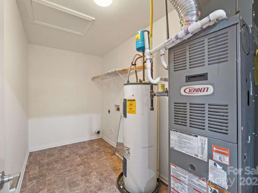 2703 Bramble Ridge Court, Charlotte, NC 28215.  MLS# CAR4285813, YatesRealty ID 32382. 