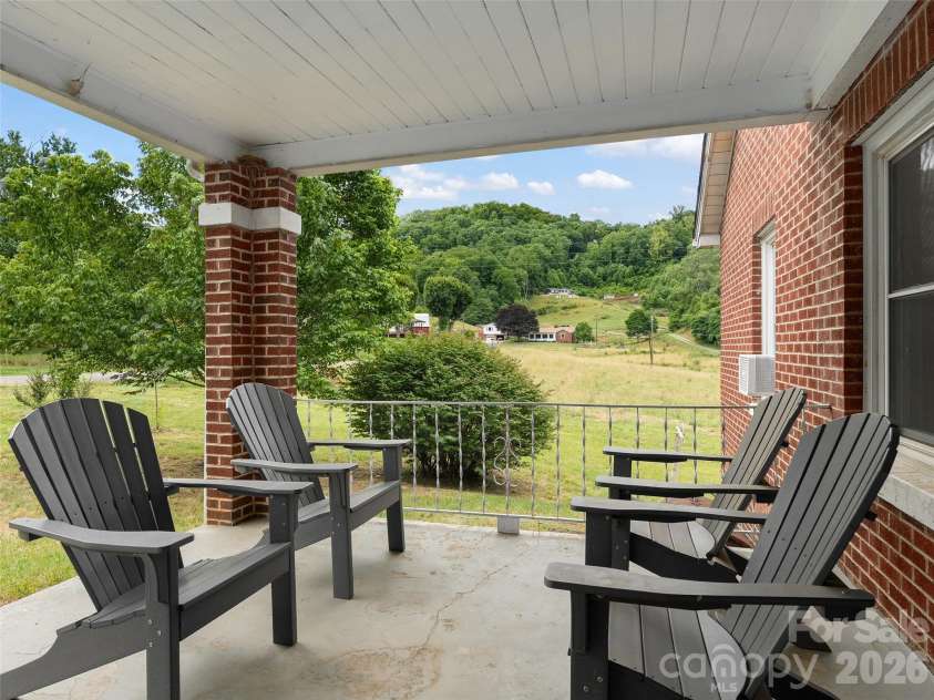 654 Ratcliff Cove Road, Waynesville, NC 28786.  MLS# CAR4396191, YatesRealty ID 32382. 