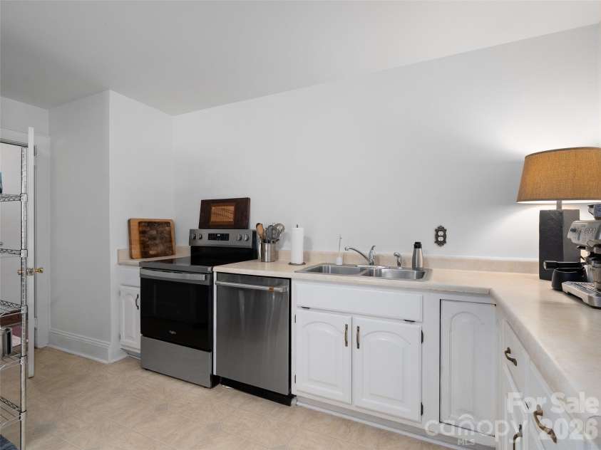 654 Ratcliff Cove Road, Waynesville, NC 28786.  MLS# CAR4396191, YatesRealty ID 32382. 