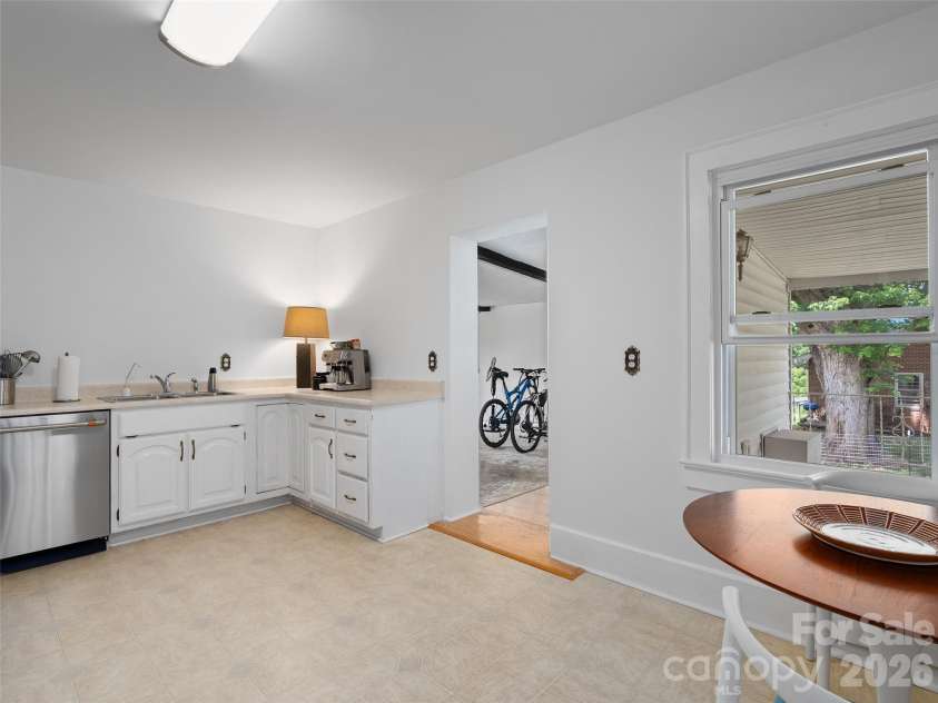 654 Ratcliff Cove Road, Waynesville, NC 28786.  MLS# CAR4396191, YatesRealty ID 32382. 