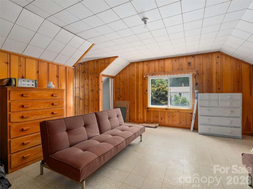 654 Ratcliff Cove Road, Waynesville, NC 28786.  MLS# CAR4396191, YatesRealty ID 32382. 