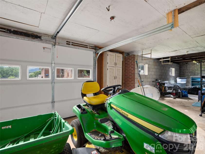 654 Ratcliff Cove Road, Waynesville, NC 28786.  MLS# CAR4396191, YatesRealty ID 32382. 