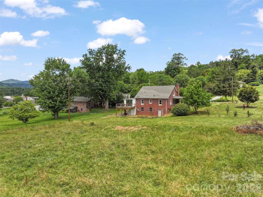 654 Ratcliff Cove Road, Waynesville, NC 28786.  MLS# CAR4396191, YatesRealty ID 32382. 