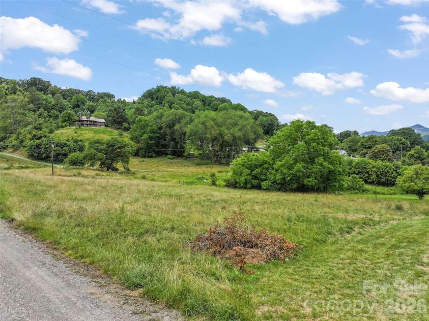 654 Ratcliff Cove Road, Waynesville, NC 28786.  MLS# CAR4396191, YatesRealty ID 32382. 