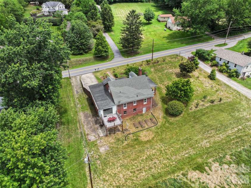 654 Ratcliff Cove Road, Waynesville, NC 28786.  MLS# CAR4396191, YatesRealty ID 32382. 