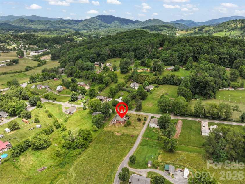 654 Ratcliff Cove Road, Waynesville, NC 28786.  MLS# CAR4396191, YatesRealty ID 32382. 