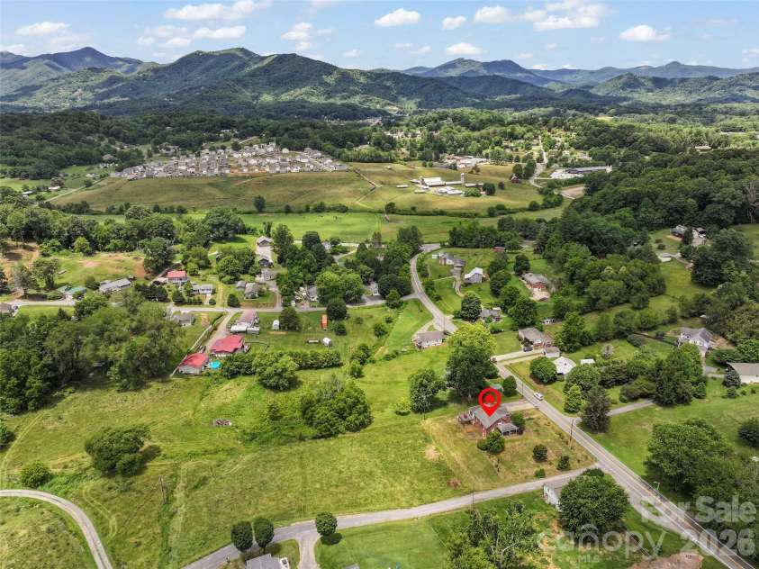 654 Ratcliff Cove Road, Waynesville, NC 28786.  MLS# CAR4396191, YatesRealty ID 32382. 