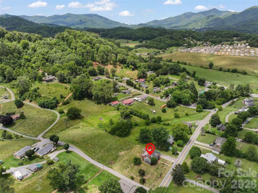 654 Ratcliff Cove Road, Waynesville, NC 28786.  MLS# CAR4396191, YatesRealty ID 32382. 