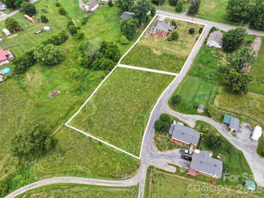 654 Ratcliff Cove Road, Waynesville, NC 28786.  MLS# CAR4396191, YatesRealty ID 32382. 
