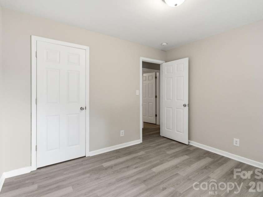 2725 Thornton Road, Charlotte, NC 28208.  MLS# CAR4394412, YatesRealty ID 32383. Second shot of the second bedroom.