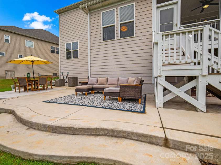 8628 Shadetree Street, Huntersville, NC 28078.  MLS# CAR4287521, YatesRealty ID 32383. 