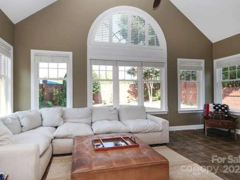 16037 Stonemont Road, Huntersville, NC 28078.  MLS# CAR4279045, YatesRealty ID 32385. Sunroom
