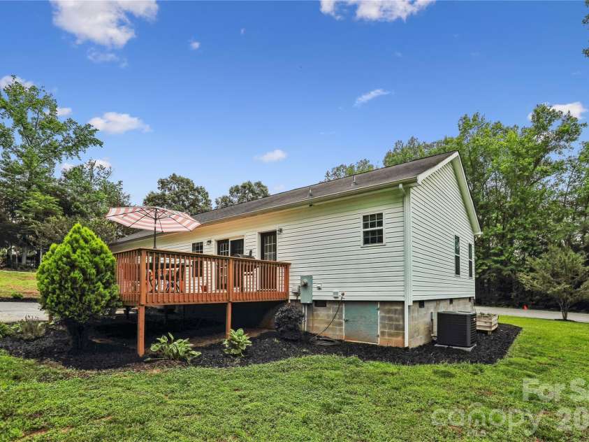 6673 Forney Hill Road, Denver, NC 28037.  MLS# CAR4382678, YatesRealty ID 32385. 