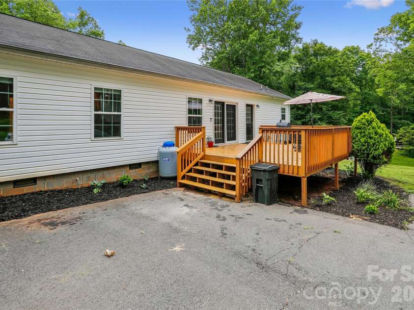 6673 Forney Hill Road, Denver, NC 28037.  MLS# CAR4382678, YatesRealty ID 32385. 
