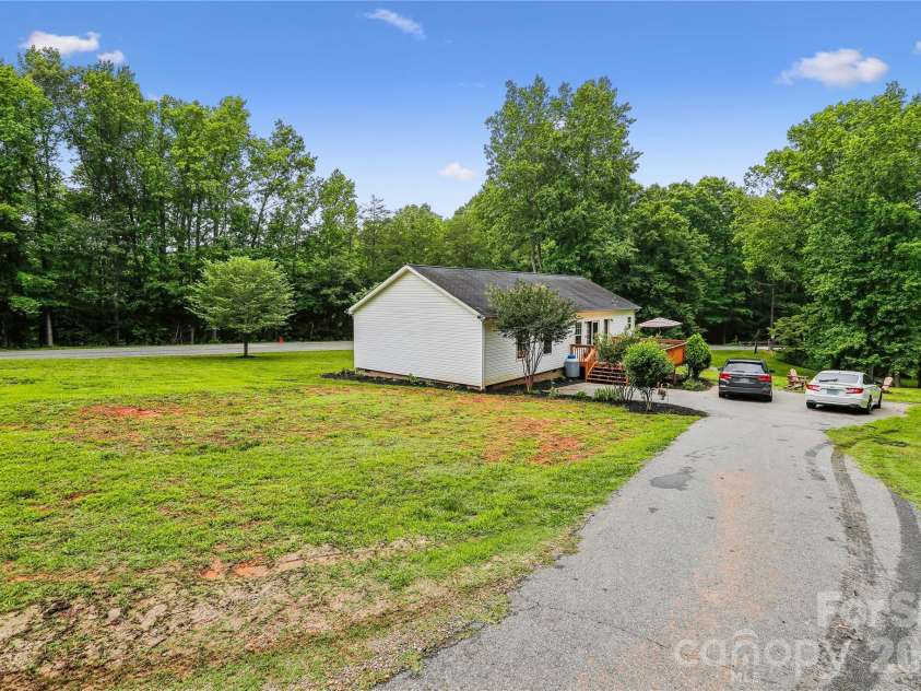 6673 Forney Hill Road, Denver, NC 28037.  MLS# CAR4382678, YatesRealty ID 32385. Beautiful Country Setting