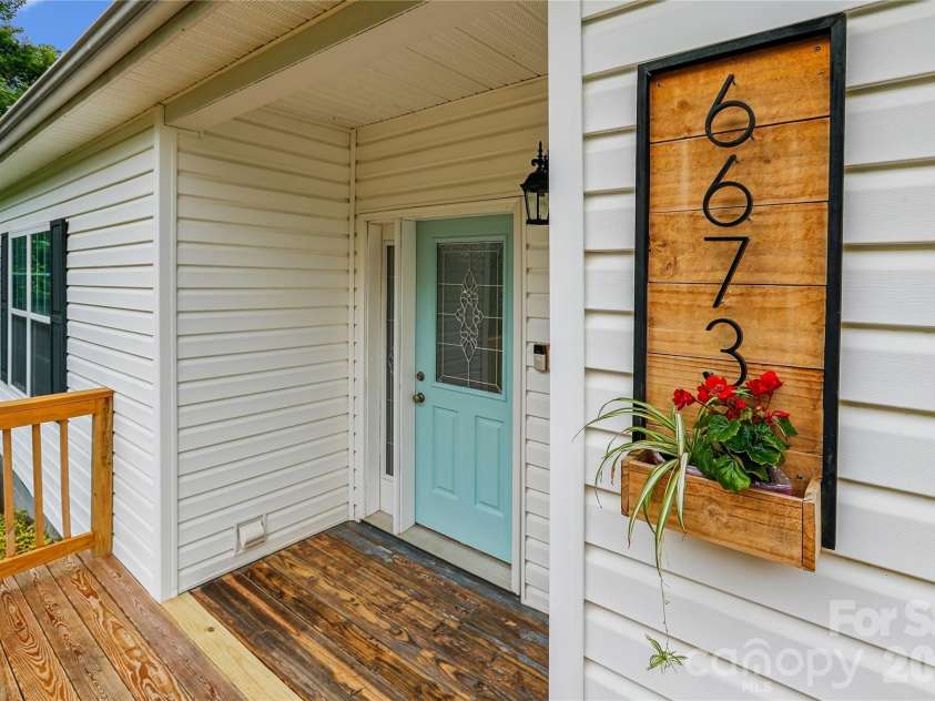 6673 Forney Hill Road, Denver, NC 28037.  MLS# CAR4382678, YatesRealty ID 32385. New Front Deck