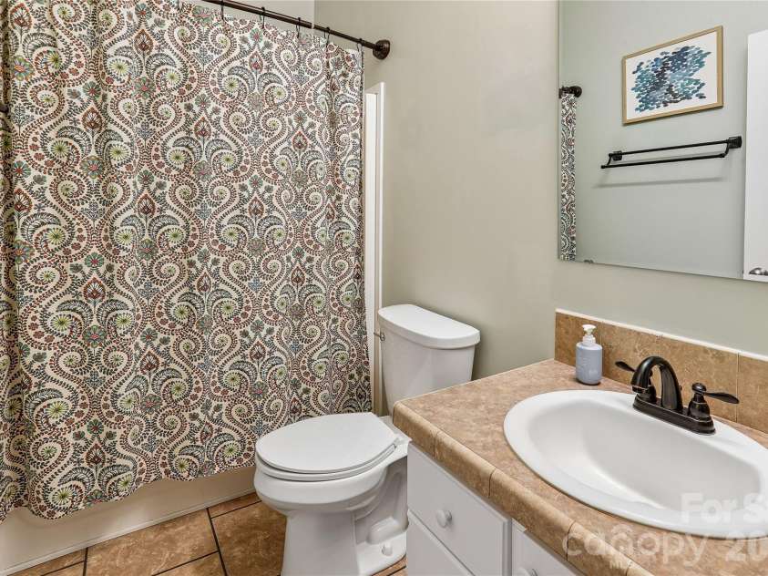 6673 Forney Hill Road, Denver, NC 28037.  MLS# CAR4382678, YatesRealty ID 32385. Secondary Full Bath