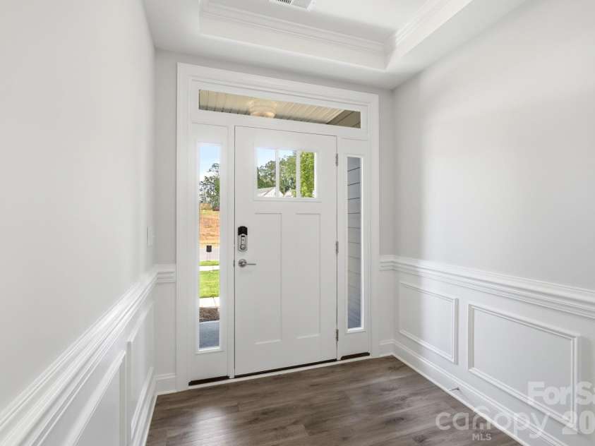 15216 First Broad Drive, Huntersville, NC 28078.  MLS# CAR4342685, YatesRealty ID 32386. Entryway