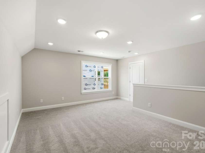 15216 First Broad Drive, Huntersville, NC 28078.  MLS# CAR4342685, YatesRealty ID 32386. Loft