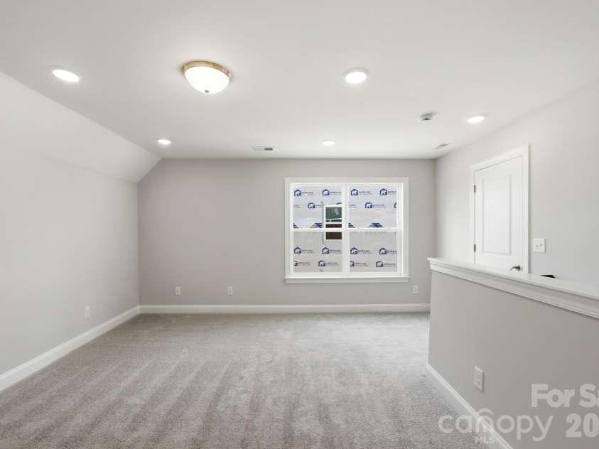 15216 First Broad Drive, Huntersville, NC 28078.  MLS# CAR4342685, YatesRealty ID 32386. Loft