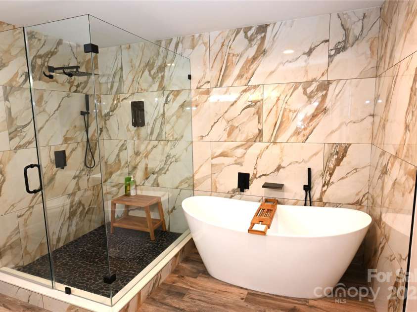 2602 Birdie Lane, Conover, NC 28613.  MLS# CAR4286238, YatesRealty ID 32387. 