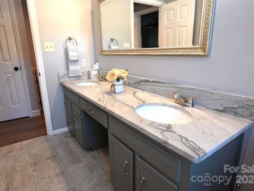 2602 Birdie Lane, Conover, NC 28613.  MLS# CAR4286238, YatesRealty ID 32387. 