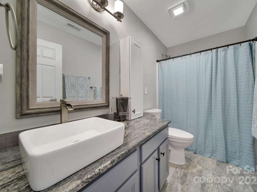 5515 Alexandrite Way, Fort Mill, SC 29708.  MLS# CAR4285357, YatesRealty ID 32388. 