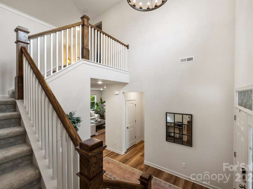 15113 Autumn Sage Drive, Charlotte, NC 28278.  MLS# CAR4288918, YatesRealty ID 32389. Foyer
