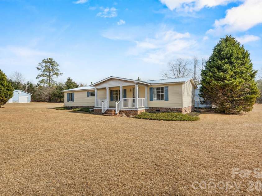 1700 Kershaw Highway, Camden, SC 29020.  MLS# CAR4342419, YatesRealty ID 3239. 
