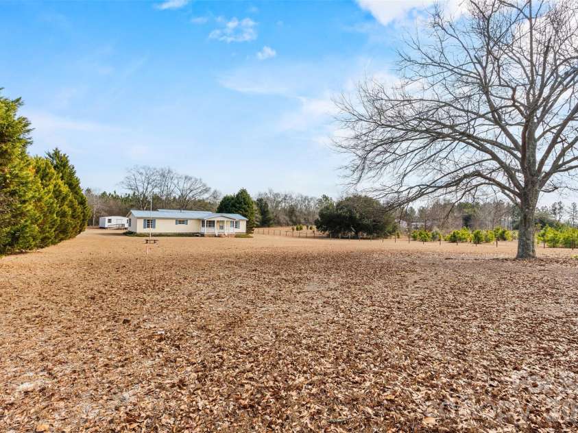 1700 Kershaw Highway, Camden, SC 29020.  MLS# CAR4342419, YatesRealty ID 3239. 