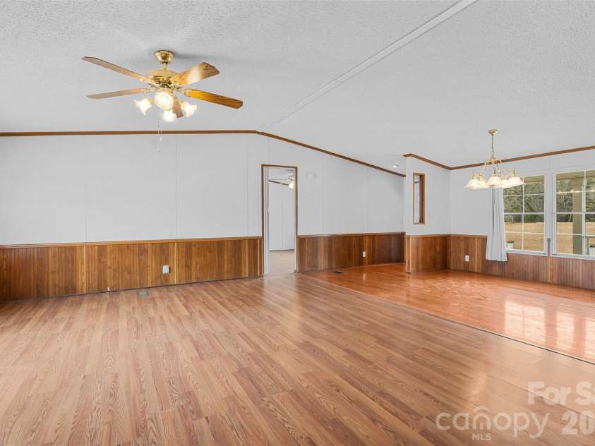 1700 Kershaw Highway, Camden, SC 29020.  MLS# CAR4342419, YatesRealty ID 3239. 