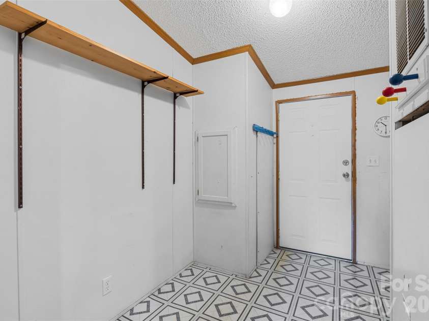 1700 Kershaw Highway, Camden, SC 29020.  MLS# CAR4342419, YatesRealty ID 3239. 