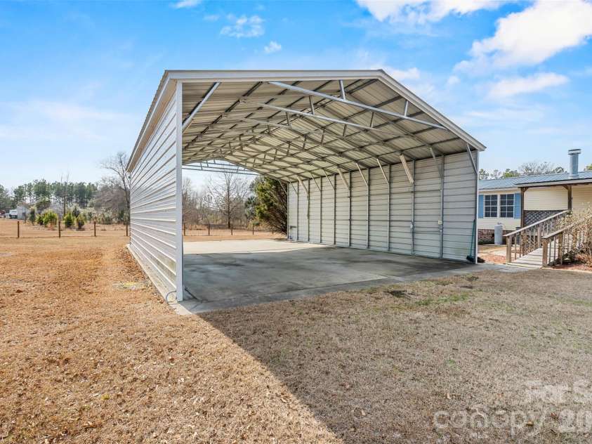 1700 Kershaw Highway, Camden, SC 29020.  MLS# CAR4342419, YatesRealty ID 3239. 