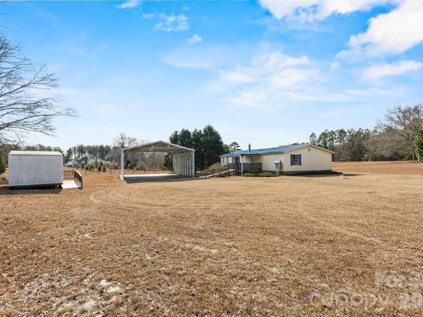 1700 Kershaw Highway, Camden, SC 29020.  MLS# CAR4342419, YatesRealty ID 3239. 