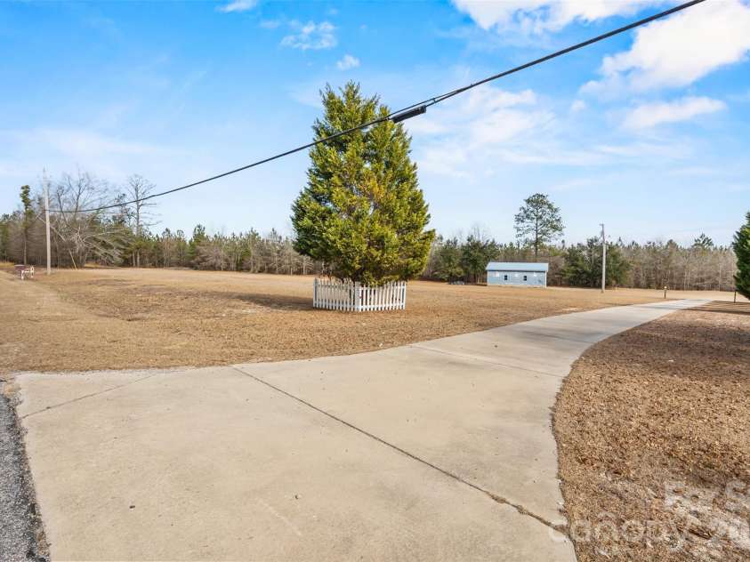 1700 Kershaw Highway, Camden, SC 29020.  MLS# CAR4342419, YatesRealty ID 3239. 