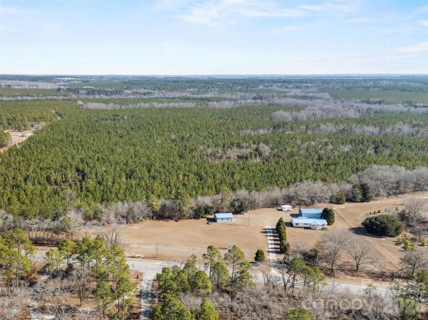 1700 Kershaw Highway, Camden, SC 29020.  MLS# CAR4342419, YatesRealty ID 3239. 