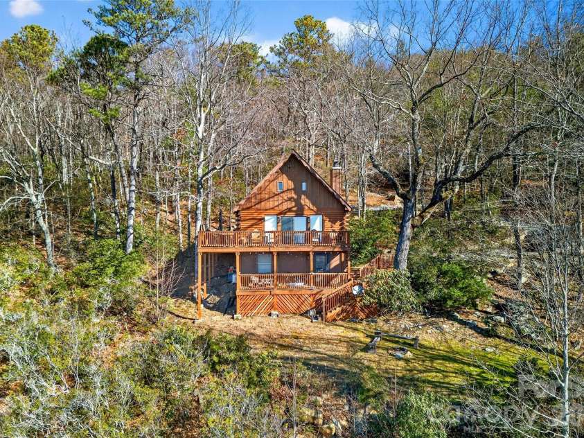 1909 Linville Drive, Marion, NC 28752.  MLS# CAR4327984, YatesRealty ID 3239. 
