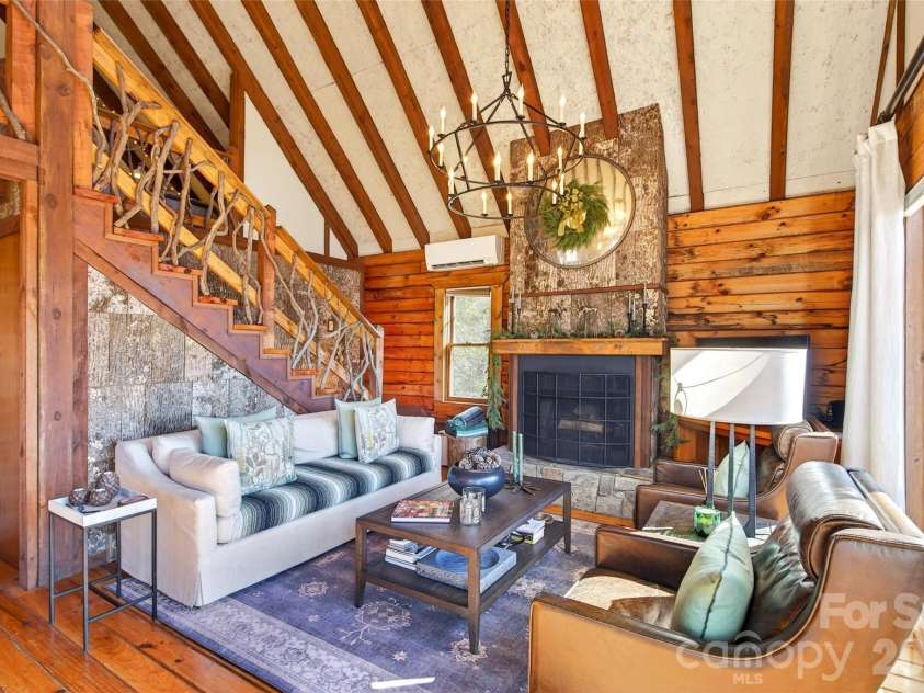 1909 Linville Drive, Marion, NC 28752.  MLS# CAR4327984, YatesRealty ID 3239. 